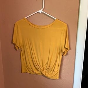 Cropped yellow tee
